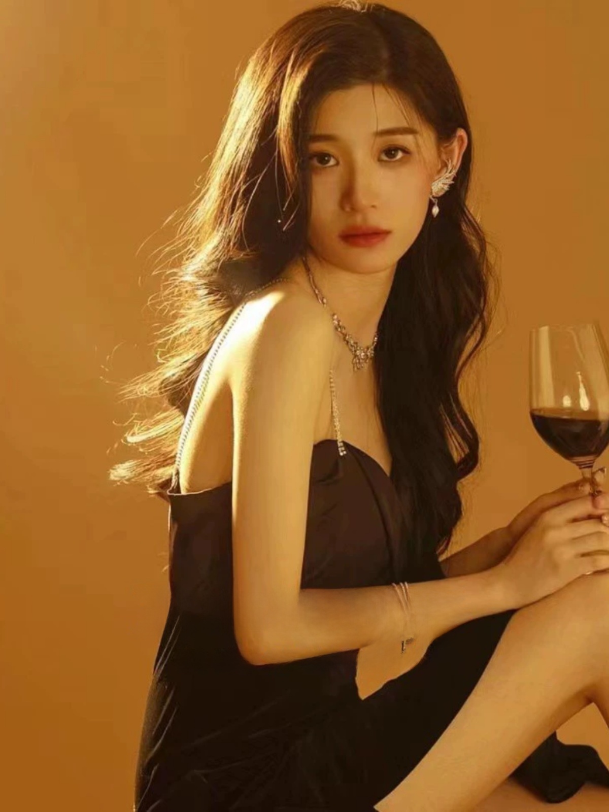 Sexy Backless Strap Dress Phot - đánh giá và giá Ethnic Fashion Photography