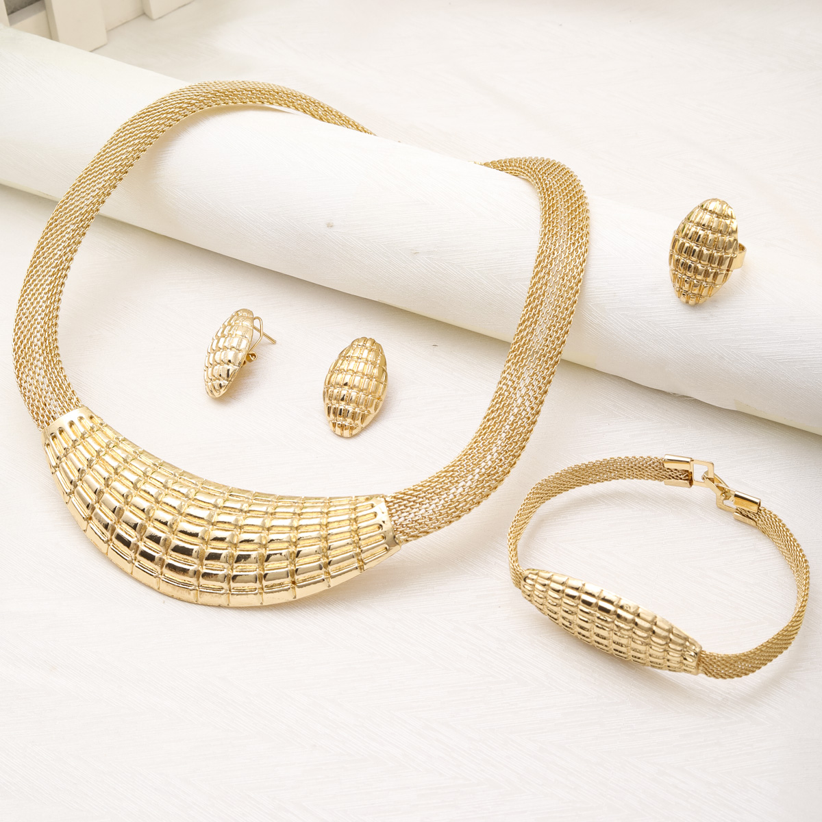 Fashion Jewelry Sets for Women - đánh giá và giá Ethnic Fashion Trends 2025